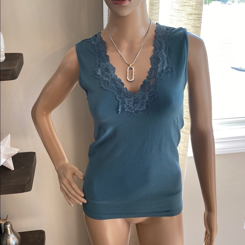 Lace Trim Sleeveless Tops